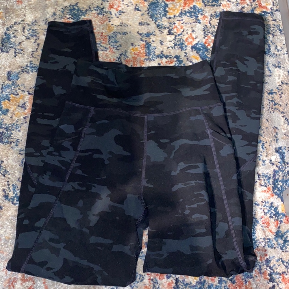 Alphalete camo printed leggings